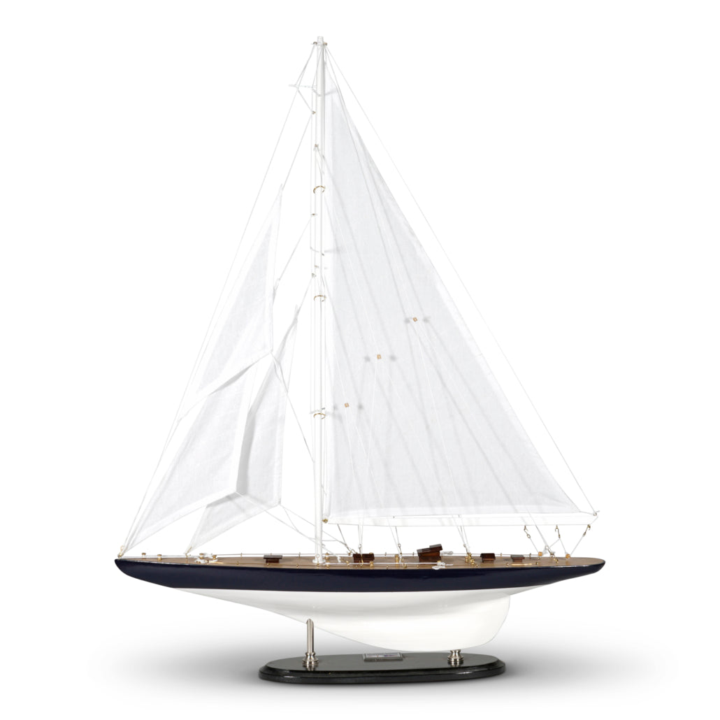 J Yacht