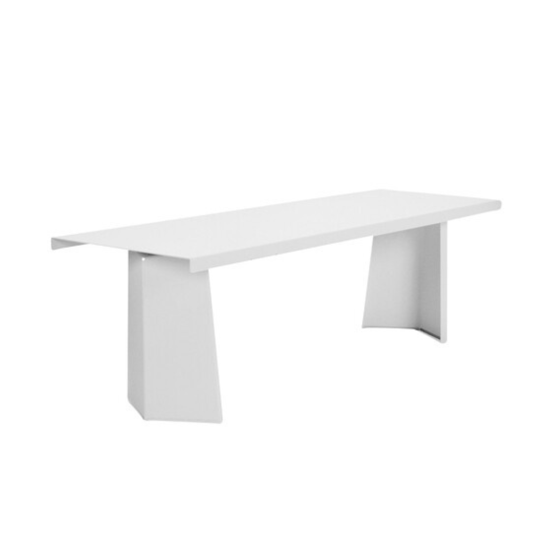 Designer furniture pieces by Chateau D'Ax, Chi Wing Lo, De Sede, Flou, Gamma Arredamenti, Lago, Liu Jo Living, Malerba, Missoni Home, Poltronova, Rolf Benz, Sur & Plus, Walter Knoll, Zanotta, Fiam, Jab, Giulio Marelli, Kristalia, Paolo C, Compar, Cornelio Cappellini, i4Mariani, Natisa, Potocco, Riva 1920, and more available at Royal Interiors Singapore. Shop showroom pieces at Royal 1956 in Delta House or Tan Boon Liat.