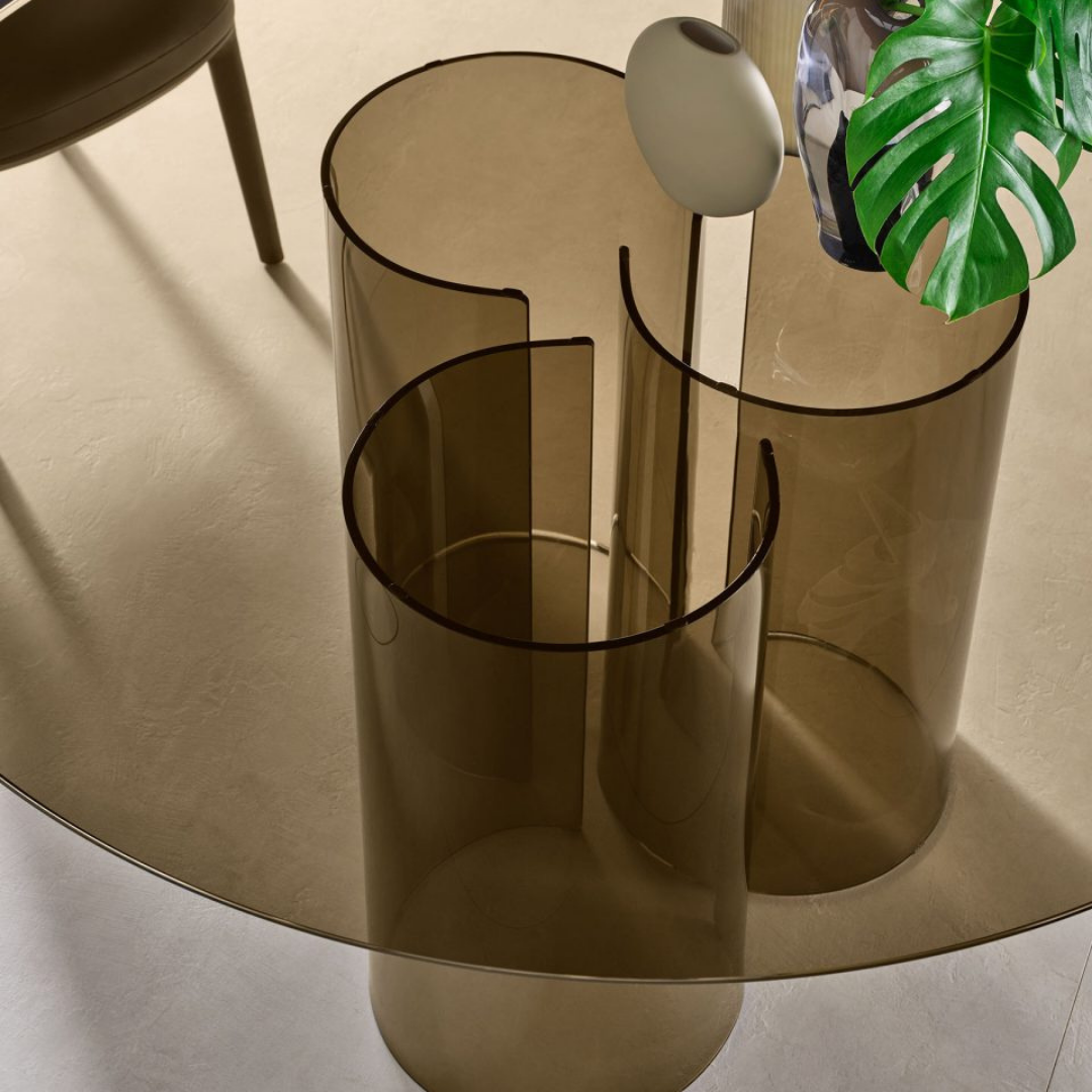 Fiam Italia designer glass furniture piece showcasing sculptural Italian craftsmanship and refined contemporary design.