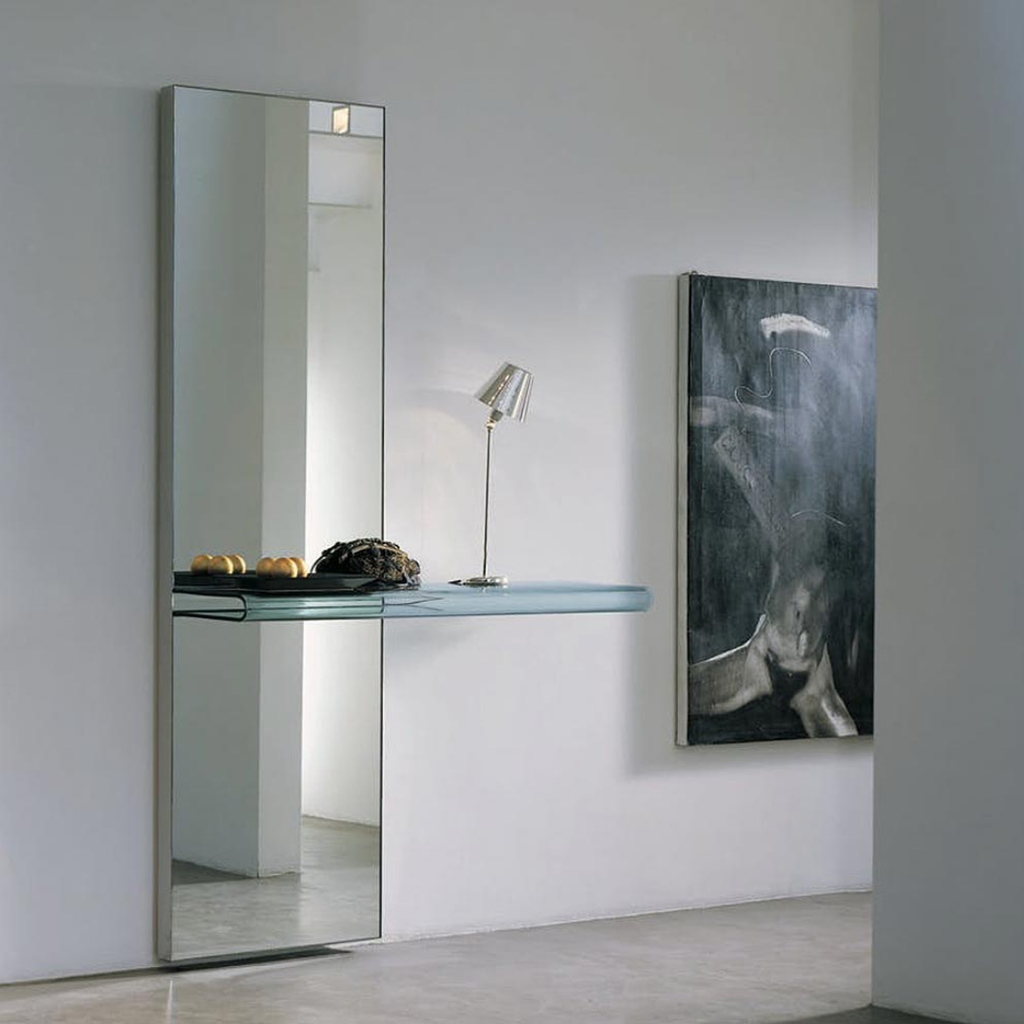 Fiam Italia designer glass furniture piece showcasing sculptural Italian craftsmanship and refined contemporary design.