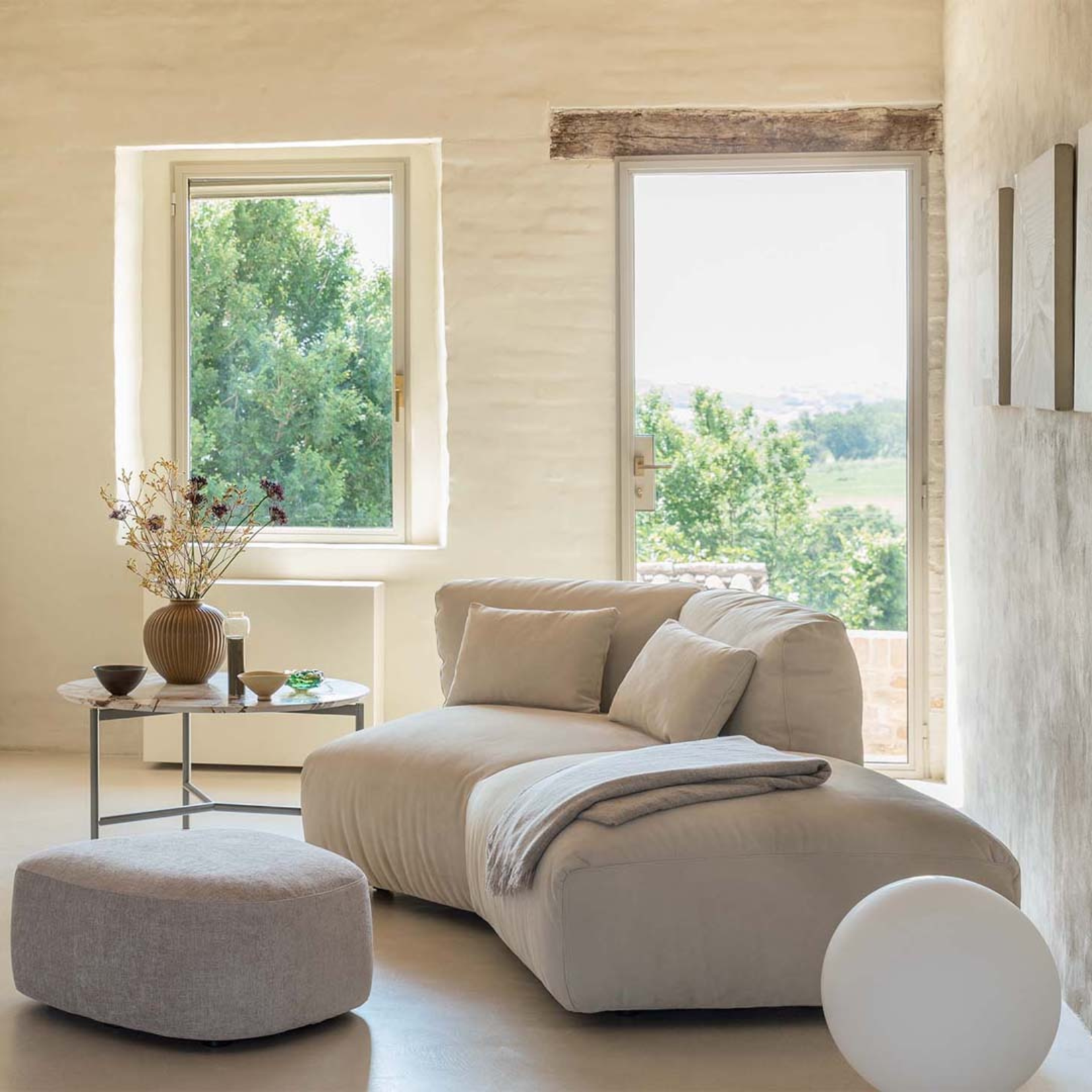 Designer furniture pieces by Chateau D'Ax, Chi Wing Lo, De Sede, Flou, Gamma Arredamenti, Lago, Liu Jo Living, Malerba, Missoni Home, Poltronova, Rolf Benz, Sur & Plus, Walter Knoll, Zanotta, Fiam, Jab, Giulio Marelli, Kristalia, Paolo C, Compar, Cornelio Cappellini, i4Mariani, Natisa, Potocco, Riva 1920, and more available at Royal Interiors Singapore. Shop showroom pieces at Royal 1956 in Delta House or Tan Boon Liat.