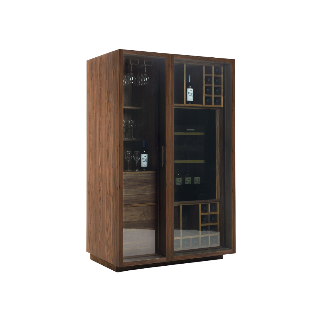 Designer furniture pieces by Chateau D'Ax, Chi Wing Lo, De Sede, Flou, Gamma Arredamenti, Lago, Liu Jo Living, Malerba, Missoni Home, Poltronova, Rolf Benz, Sur & Plus, Walter Knoll, Zanotta, Fiam, Jab, Giulio Marelli, Kristalia, Paolo C, Compar, Cornelio Cappellini, i4Mariani, Natisa, Potocco, Riva 1920, and more available at Royal Interiors Singapore. Shop showroom pieces at Royal 1956 in Delta House or Tan Boon Liat.