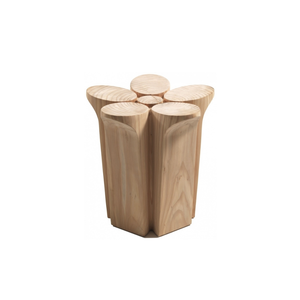 Designer furniture pieces by Chateau D'Ax, Chi Wing Lo, De Sede, Flou, Gamma Arredamenti, Lago, Liu Jo Living, Malerba, Missoni Home, Poltronova, Rolf Benz, Sur & Plus, Walter Knoll, Zanotta, Fiam, Jab, Giulio Marelli, Kristalia, Paolo C, Compar, Cornelio Cappellini, i4Mariani, Natisa, Potocco, Riva 1920, and more available at Royal Interiors Singapore. Shop showroom pieces at Royal 1956 in Delta House or Tan Boon Liat.