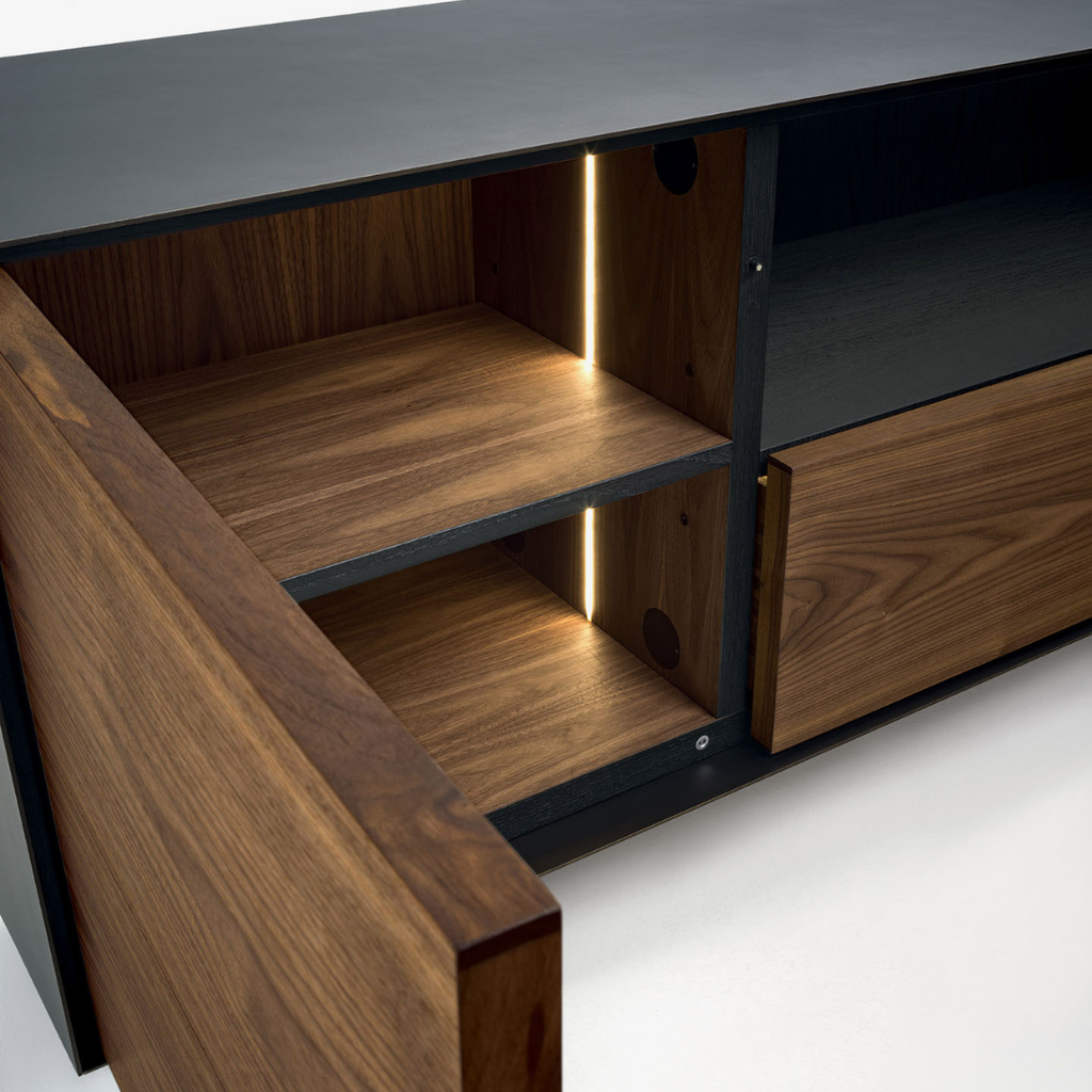 Designer furniture pieces by Chateau D'Ax, Chi Wing Lo, De Sede, Flou, Gamma Arredamenti, Lago, Liu Jo Living, Malerba, Missoni Home, Poltronova, Rolf Benz, Sur & Plus, Walter Knoll, Zanotta, Fiam, Jab, Giulio Marelli, Kristalia, Paolo C, Compar, Cornelio Cappellini, i4Mariani, Natisa, Potocco, Riva 1920, and more available at Royal Interiors Singapore. Shop showroom pieces at Royal 1956 in Delta House or Tan Boon Liat.