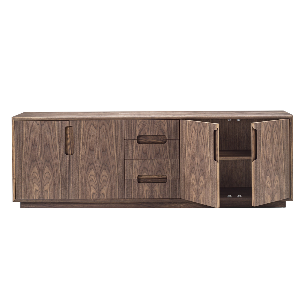 Designer furniture pieces by Chateau D'Ax, Chi Wing Lo, De Sede, Flou, Gamma Arredamenti, Lago, Liu Jo Living, Malerba, Missoni Home, Poltronova, Rolf Benz, Sur & Plus, Walter Knoll, Zanotta, Fiam, Jab, Giulio Marelli, Kristalia, Paolo C, Compar, Cornelio Cappellini, i4Mariani, Natisa, Potocco, Riva 1920, and more available at Royal Interiors Singapore. Shop showroom pieces at Royal 1956 in Delta House or Tan Boon Liat.