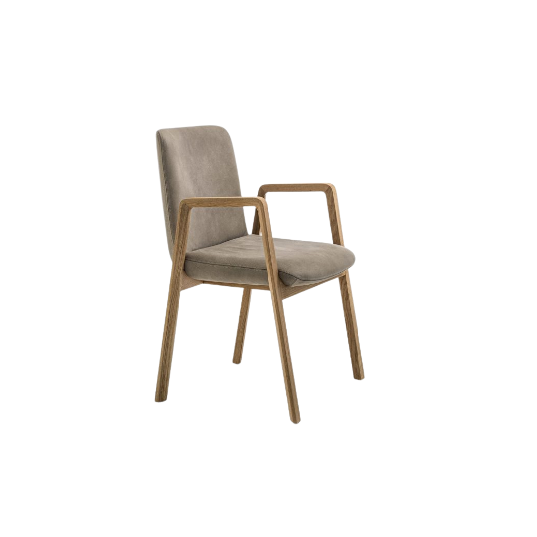 Designer furniture pieces by Chateau D'Ax, Chi Wing Lo, De Sede, Flou, Gamma Arredamenti, Lago, Liu Jo Living, Malerba, Missoni Home, Poltronova, Rolf Benz, Sur & Plus, Walter Knoll, Zanotta, Fiam, Jab, Giulio Marelli, Kristalia, Paolo C, Compar, Cornelio Cappellini, i4Mariani, Natisa, Potocco, Riva 1920, and more available at Royal Interiors Singapore. Shop showroom pieces at Royal 1956 in Delta House or Tan Boon Liat.