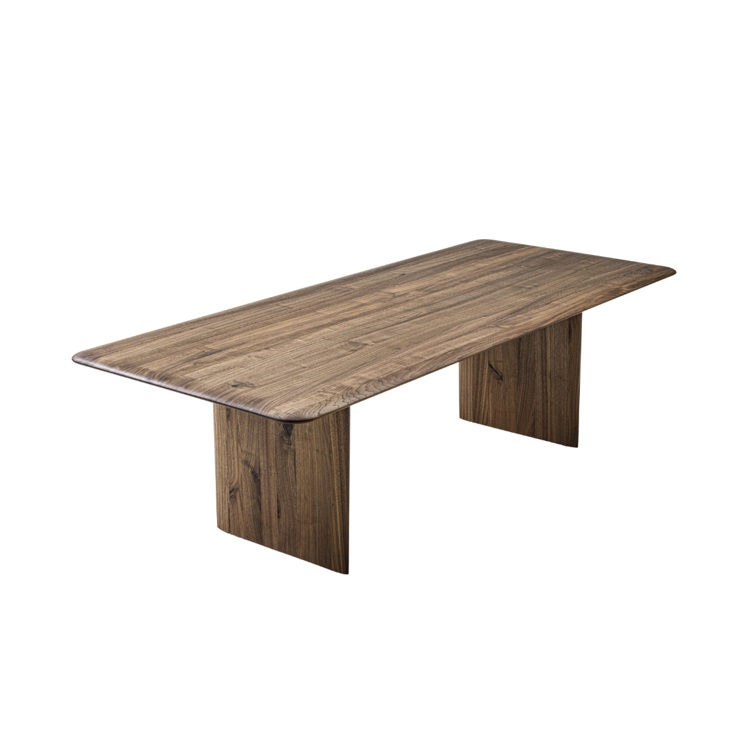 Designer furniture pieces by Chateau D'Ax, Chi Wing Lo, De Sede, Flou, Gamma Arredamenti, Lago, Liu Jo Living, Malerba, Missoni Home, Poltronova, Rolf Benz, Sur & Plus, Walter Knoll, Zanotta, Fiam, Jab, Giulio Marelli, Kristalia, Paolo C, Compar, Cornelio Cappellini, i4Mariani, Natisa, Potocco, Riva 1920, and more available at Royal Interiors Singapore. Shop showroom pieces at Royal 1956 in Delta House or Tan Boon Liat.