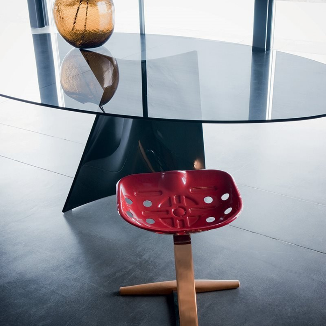 Designer furniture pieces by Chateau D'Ax, Chi Wing Lo, De Sede, Flou, Gamma Arredamenti, Lago, Liu Jo Living, Malerba, Missoni Home, Poltronova, Rolf Benz, Sur & Plus, Walter Knoll, Zanotta, Fiam, Jab, Giulio Marelli, Kristalia, Paolo C, Compar, Cornelio Cappellini, i4Mariani, Natisa, Potocco, Riva 1920, and more available at Royal Interiors Singapore. Shop showroom pieces at Royal 1956 in Delta House or Tan Boon Liat.