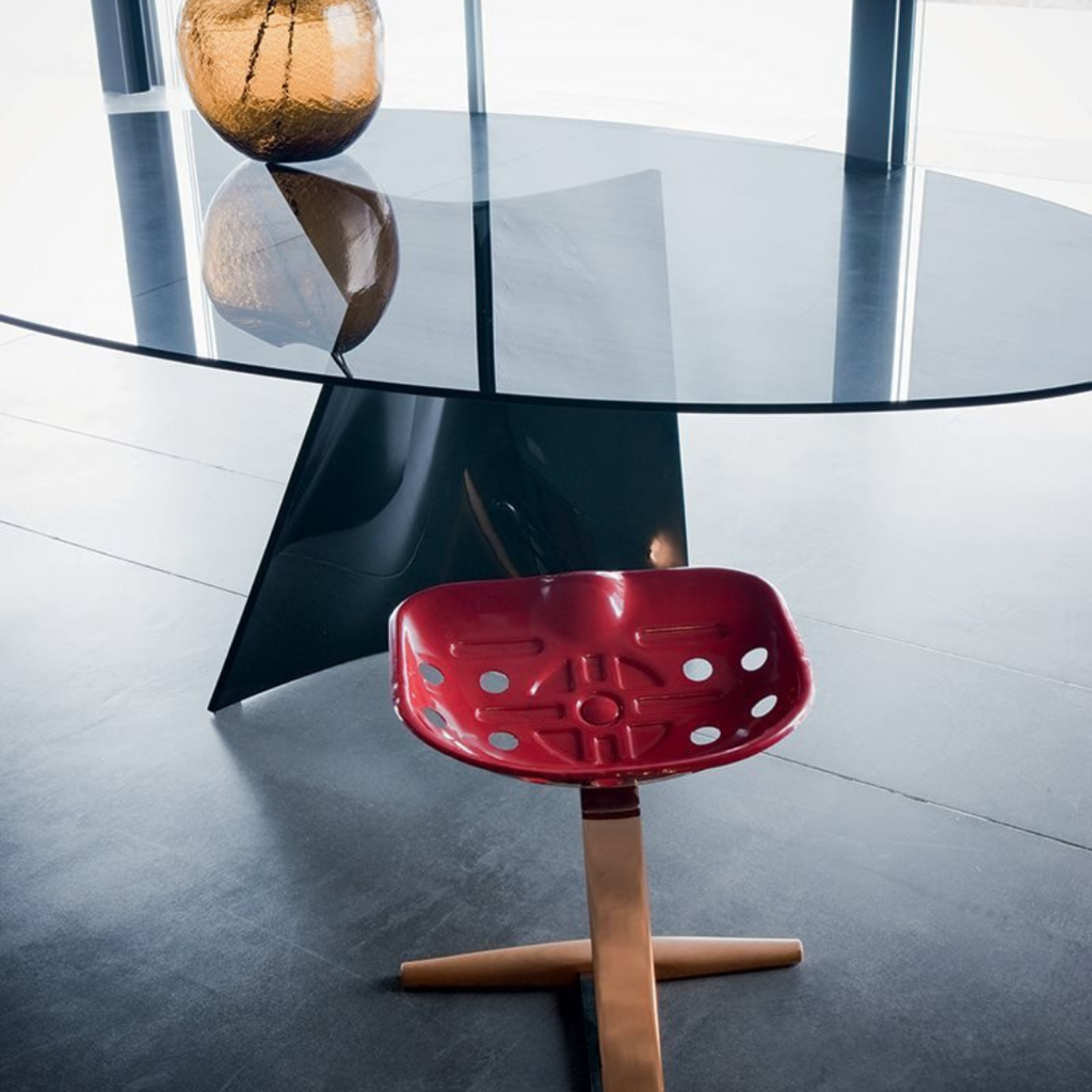 Designer furniture pieces by Chateau D'Ax, Chi Wing Lo, De Sede, Flou, Gamma Arredamenti, Lago, Liu Jo Living, Malerba, Missoni Home, Poltronova, Rolf Benz, Sur & Plus, Walter Knoll, Zanotta, Fiam, Jab, Giulio Marelli, Kristalia, Paolo C, Compar, Cornelio Cappellini, i4Mariani, Natisa, Potocco, Riva 1920, and more available at Royal Interiors Singapore. Shop showroom pieces at Royal 1956 in Delta House or Tan Boon Liat.