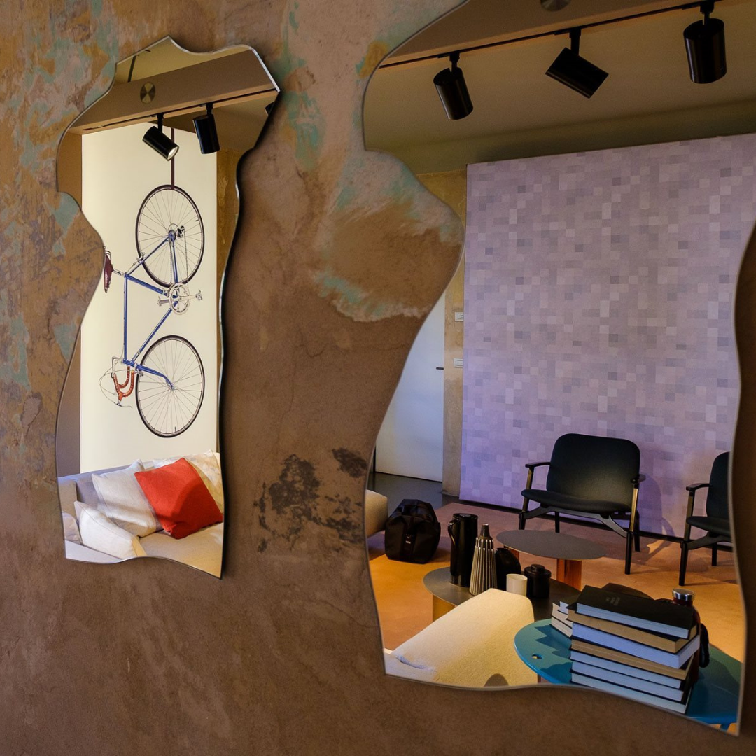 Designer furniture pieces by Chateau D'Ax, Chi Wing Lo, De Sede, Flou, Gamma Arredamenti, Lago, Liu Jo Living, Malerba, Missoni Home, Poltronova, Rolf Benz, Sur & Plus, Walter Knoll, Zanotta, Fiam, Jab, Giulio Marelli, Kristalia, Paolo C, Compar, Cornelio Cappellini, i4Mariani, Natisa, Potocco, Riva 1920, and more available at Royal Interiors Singapore. Shop showroom pieces at Royal 1956 in Delta House or Tan Boon Liat.