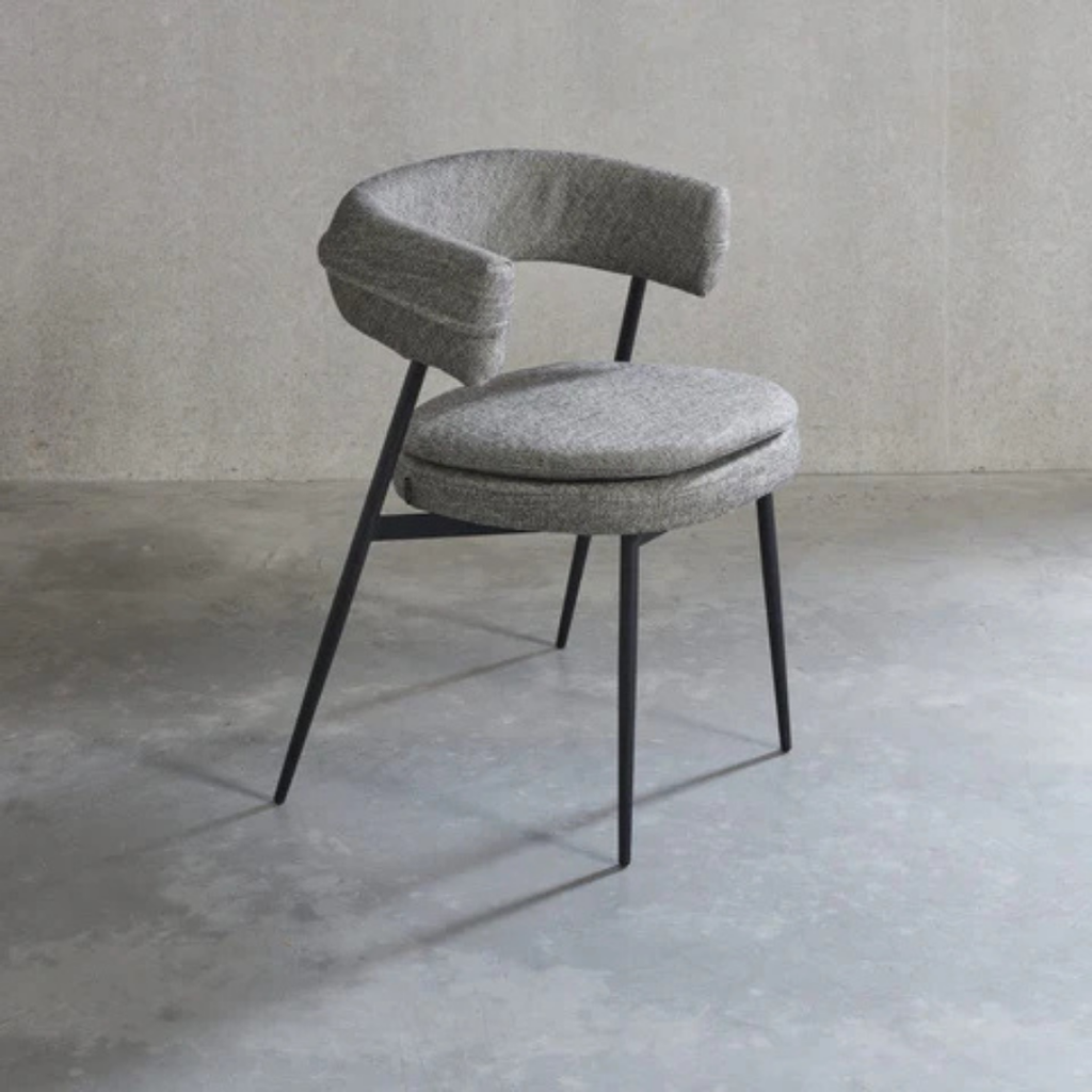 Designer furniture pieces by Chateau D'Ax, Chi Wing Lo, De Sede, Flou, Gamma Arredamenti, Lago, Liu Jo Living, Malerba, Missoni Home, Poltronova, Rolf Benz, Sur & Plus, Walter Knoll, Zanotta, Fiam, Jab, Giulio Marelli, Kristalia, Paolo C, Compar, Cornelio Cappellini, i4Mariani, Natisa, Potocco, Riva 1920, and more available at Royal Interiors Singapore. Shop showroom pieces at Royal 1956 in Delta House or Tan Boon Liat.