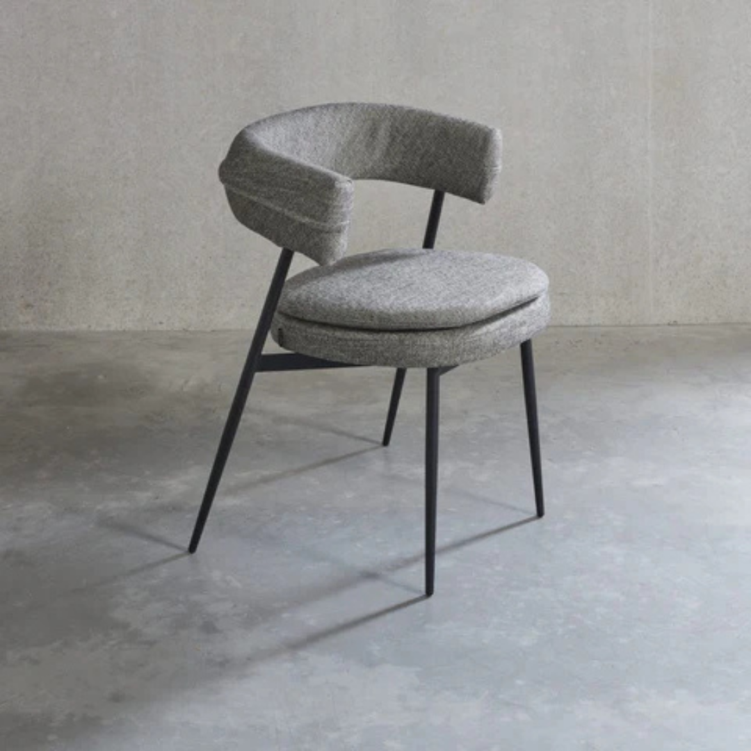 Designer furniture pieces by Chateau D'Ax, Chi Wing Lo, De Sede, Flou, Gamma Arredamenti, Lago, Liu Jo Living, Malerba, Missoni Home, Poltronova, Rolf Benz, Sur & Plus, Walter Knoll, Zanotta, Fiam, Jab, Giulio Marelli, Kristalia, Paolo C, Compar, Cornelio Cappellini, i4Mariani, Natisa, Potocco, Riva 1920, and more available at Royal Interiors Singapore. Shop showroom pieces at Royal 1956 in Delta House or Tan Boon Liat.