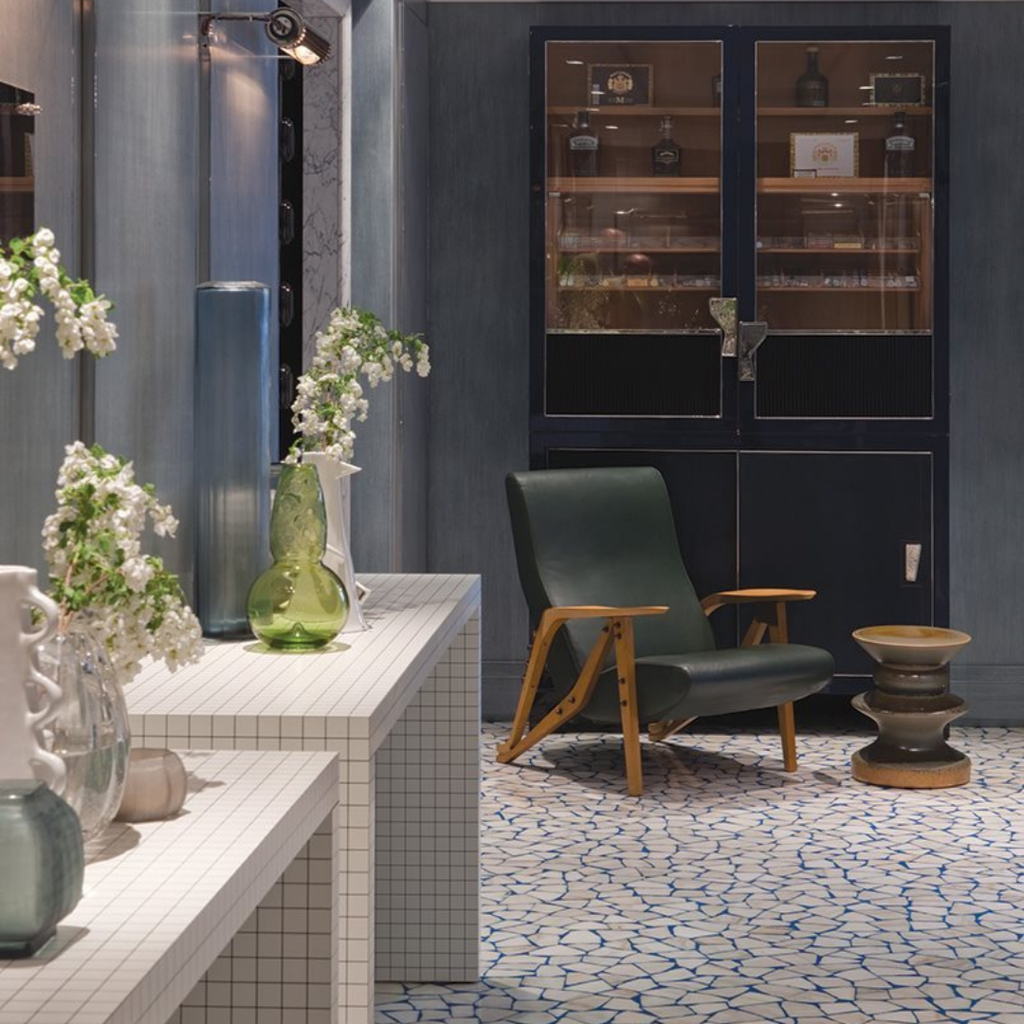 Designer furniture pieces by Chateau D'Ax, Chi Wing Lo, De Sede, Flou, Gamma Arredamenti, Lago, Liu Jo Living, Malerba, Missoni Home, Poltronova, Rolf Benz, Sur & Plus, Walter Knoll, Zanotta, Fiam, Jab, Giulio Marelli, Kristalia, Paolo C, Compar, Cornelio Cappellini, i4Mariani, Natisa, Potocco, Riva 1920, and more available at Royal Interiors Singapore. Shop showroom pieces at Royal 1956 in Delta House or Tan Boon Liat.