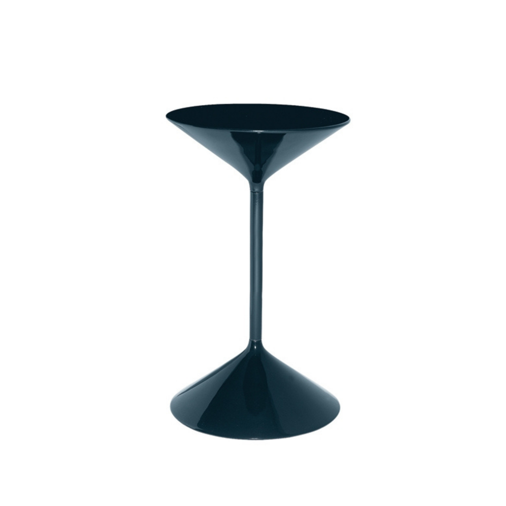 Designer furniture pieces by Chateau D'Ax, Chi Wing Lo, De Sede, Flou, Gamma Arredamenti, Lago, Liu Jo Living, Malerba, Missoni Home, Poltronova, Rolf Benz, Sur & Plus, Walter Knoll, Zanotta, Fiam, Jab, Giulio Marelli, Kristalia, Paolo C, Compar, Cornelio Cappellini, i4Mariani, Natisa, Potocco, Riva 1920, and more available at Royal Interiors Singapore. Shop showroom pieces at Royal 1956 in Delta House or Tan Boon Liat.