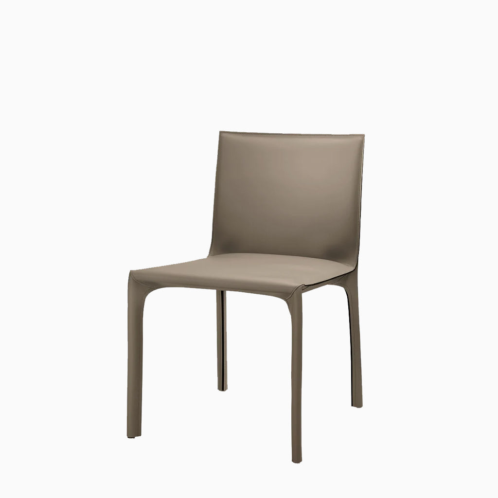 Saddle chair without armrests
